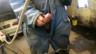 whoa that cumshot blasts so sweet and heavy