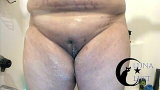 Chubby BBW Girlfriend Shaves Her Smooth Pussy for Friend