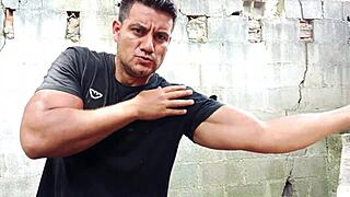 yuri gaúcho bodybuilder strokes huge cock to cum explosion