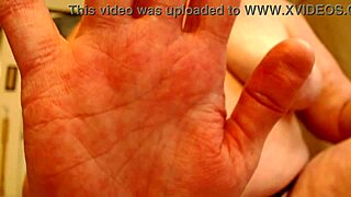 i love dawnskye's belly under boobs and armpits with those steamy kisses