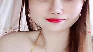 viet teen 18+ shakes ass seductively dancing on bigo live