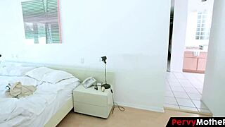 Pervymother: Sugar Stepmommy Bares Lush Naked Body for Big Boy