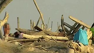 Girlfriend Blows Me On Crowded Beach Strangers Watch Misscreamy!