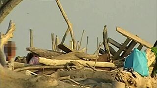 Girlfriend Blows Me On Crowded Beach Strangers Watch Misscreamy!