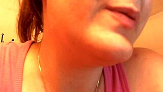 i get super pleasure from this tongue fetish video