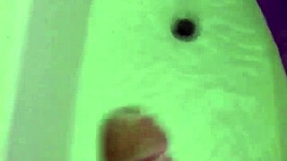 Watch Me Record Hot Solo Jerk for Thick Aunt Tia!