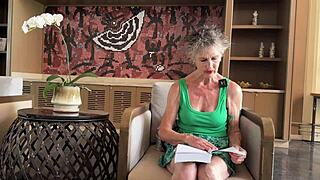 JUICY VIRGIN LOSING IT IN LONDON