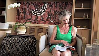 JUICY VIRGIN LOSING IT IN LONDON