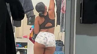 hey neighbor, can you wash my clothes please i'll pay with pussy lick?