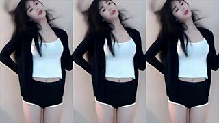 wanna see this cute chinese girl dancing sexy on the rollercoaster?