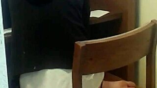 lesbian feet worship and licking fetish play