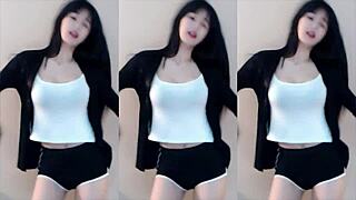 wanna see this cute chinese girl dancing sexy on the rollercoaster?