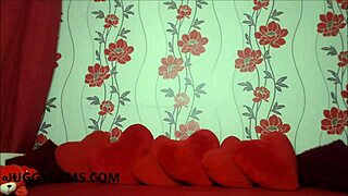 massive natural tits bouncing on live cam show