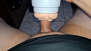 fuck doll ordenando mi verga pov while watching porn