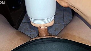 fuck doll ordenando mi verga pov while watching porn