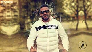 buceta rosa creampied in white tub trailer