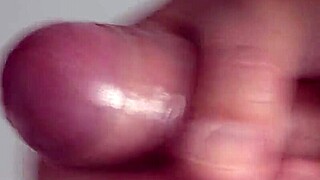 보지 깊숙이 손가락 박는 솔로 클로즈업 핑거링