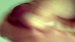 보지 깊숙이 손가락 박는 솔로 클로즈업 핑거링