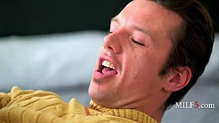 Curvy Milf Convinces Friend to Blow Boyfriend in Hot 3some