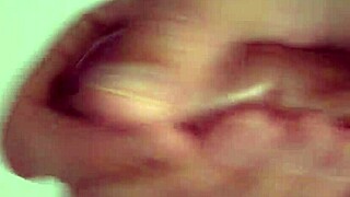 보지 깊숙이 손가락 박는 솔로 클로즈업 핑거링