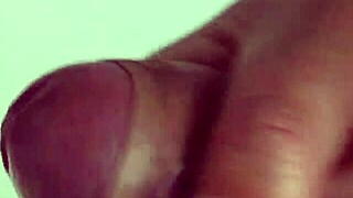 보지 깊숙이 손가락 박는 솔로 클로즈업 핑거링