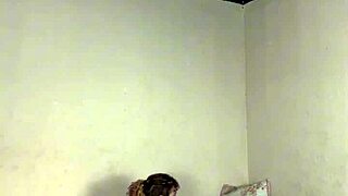 quer dar o cuzinho pro boy da amiga nos bastidores?