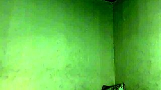 quer dar o cuzinho pro boy da amiga nos bastidores?