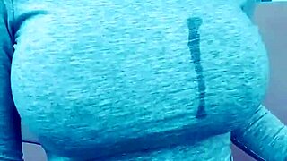 uhh bimbos like me finger our wet pussies on webcam all night long hehe