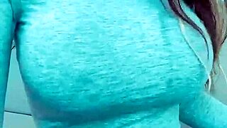 uhh bimbos like me finger our wet pussies on webcam all night long hehe