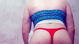 Carolcross twerks sexy in thong panties