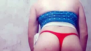 Carolcross twerks sexy in thong panties