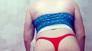 Carolcross twerks sexy in thong panties