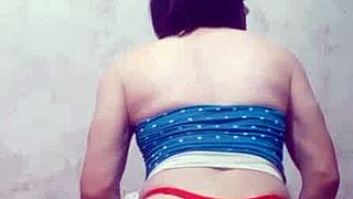 Carolcross twerks sexy in thong panties