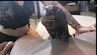 Safada Tatuada Dá Buceta Ao Dotado Corno Limpa Porra!