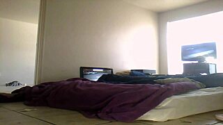 thick ebony milf flaunts curvy pussy and ghetto ass