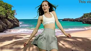 i'm obsessed watching her dance beach panty-free big pussy flashing