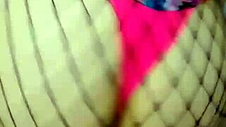 gostosa shakes big ass and tits in sexy dance
