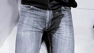 hey, ever tried peeing in jeans right in the toilet?