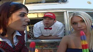 black haired beauty pussy pounded hard!