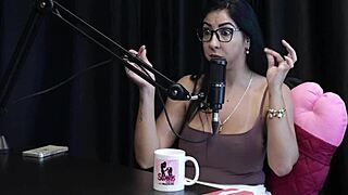 Morena Safada Renatinha Melo Shows Peitos Buceta Teasing Men Sheer Red Lingerie