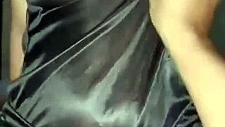 Indonesian babe with huge smooth tits gets ngentot fucked hard