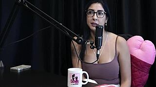 Morena Safada Renatinha Melo Shows Peitos Buceta Teasing Men Sheer Red Lingerie