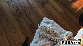 Homemade clip shows skinny teens sharing double blowjob