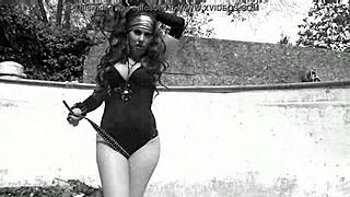 Pornstar Savana's Horny Striptease Twerk Undress in Empty Room