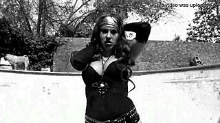 Pornstar Savana's Horny Striptease Twerk Undress in Empty Room