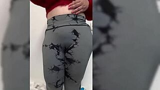 Chubby Colombian Milf Step Mom Cleans While Bouncing Huge Ass in Tight Yoga Pants!