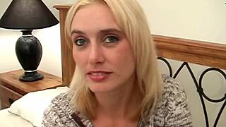 lingerie slut babe gives the best blowjobs