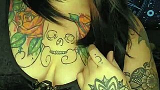 bbw milf leaves lipstick on dildo during sloppy deepthroat closeup