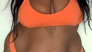 horny ebony milf shakes big tits and ass in bikini 💦🍑