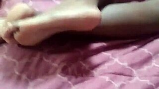 cute ebony friend's candid feet while she's sleeping 😴👣
